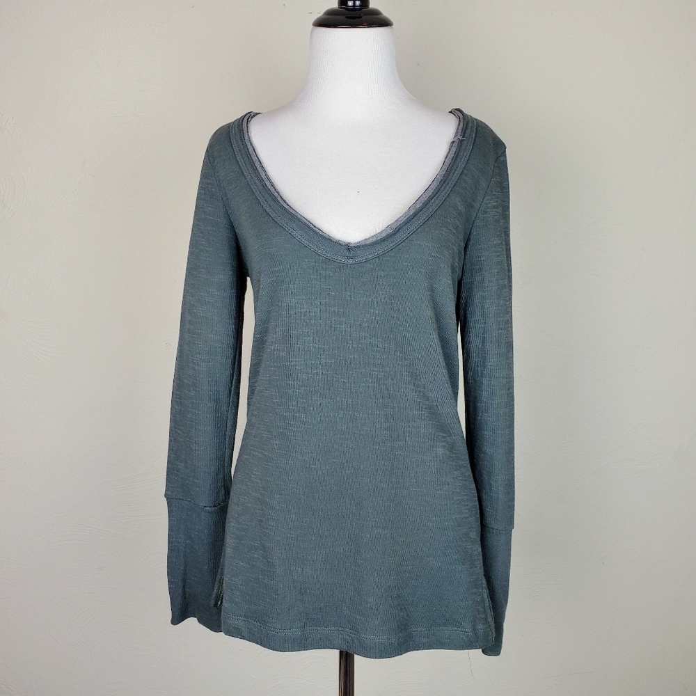 BKE Shirt Top Deep Scoop Neck Snap Cuff Green Gray Edgy Neutral Boho Y2K